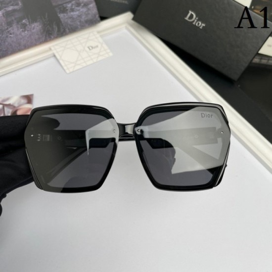 Two colors of sunglasses can be selected 2022SS A comfortable item DIOR Dior Two colors of sunglasses can be selected 2022SS A comfortable item DIOR Dior