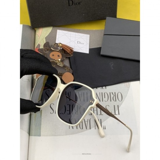 Sunglasses multicolor selectable 2022SS Entertainer wearing product DIOR Dior Sunglasses multicolor selectable 2022SS Entertainer wearing product DIOR Dior