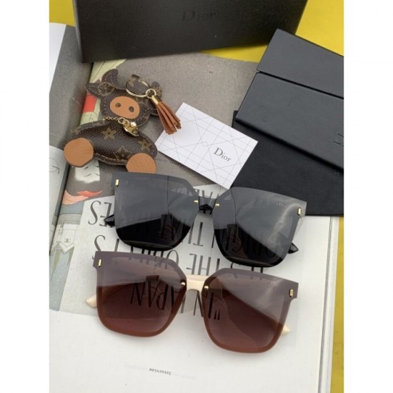 Two colors of sunglasses can be selected 2022SS Item perfect for summer DIOR Dior Two colors of sunglasses can be selected 2022SS Item perfect for summer DIOR Dior
