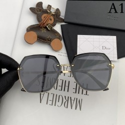 Two colors of sunglasses can be selected 2022SS Popular model in Japan DIOR Dior