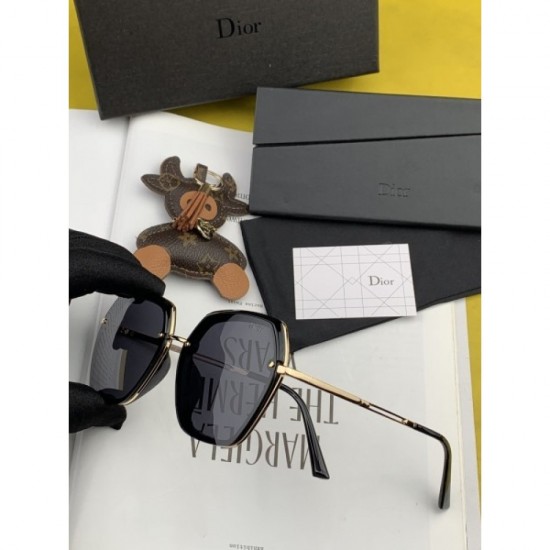 Two colors of sunglasses can be selected 2022SS Popular model in Japan DIOR Dior Two colors of sunglasses can be selected 2022SS Popular model in Japan DIOR Dior