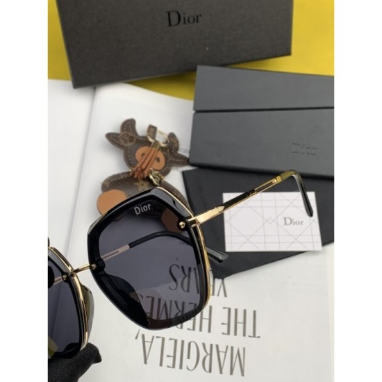 Two colors of sunglasses can be selected 2022SS Popular model in Japan DIOR Dior Two colors of sunglasses can be selected 2022SS Popular model in Japan DIOR Dior