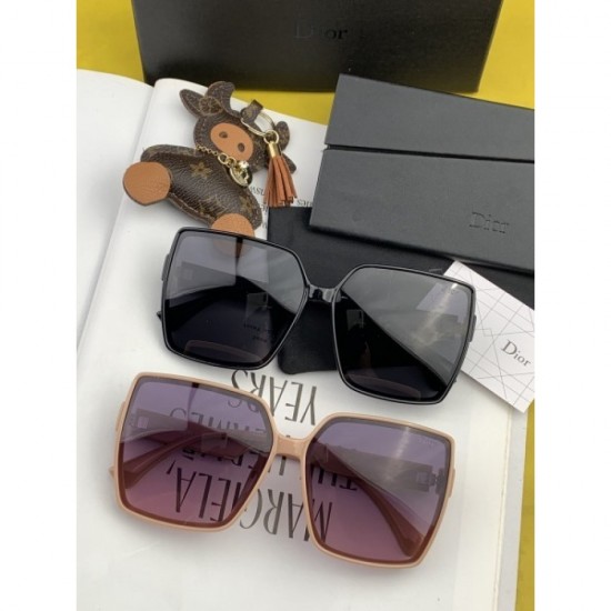 Two colors of sunglasses can be selected 2022SS DIOR with a retro atmosphere Two colors of sunglasses can be selected 2022SS DIOR with a retro atmosphere