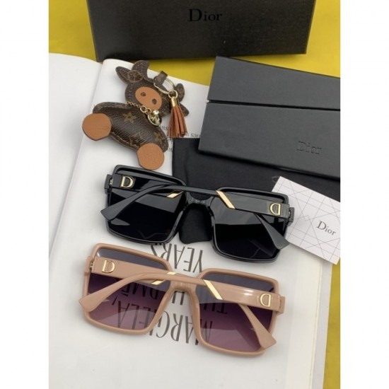 Two colors of sunglasses can be selected 2022SS DIOR with a retro atmosphere Two colors of sunglasses can be selected 2022SS DIOR with a retro atmosphere