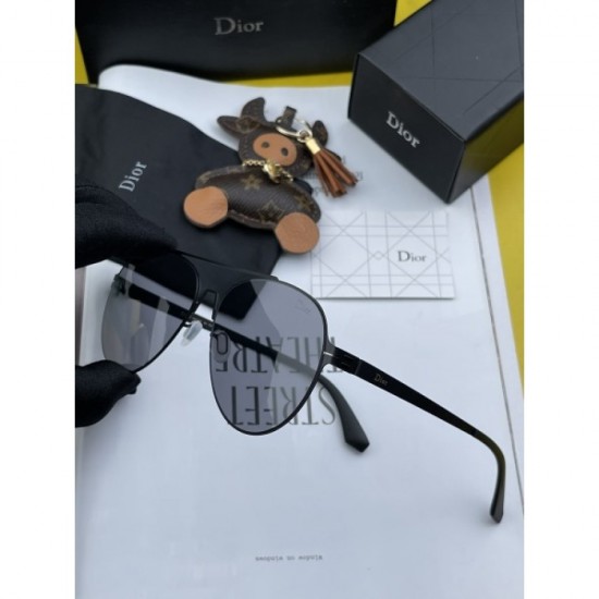 DIOR Dior sunglasses multicolor selectable Perfect for summer outfits DIOR Dior sunglasses multicolor selectable Perfect for summer outfits