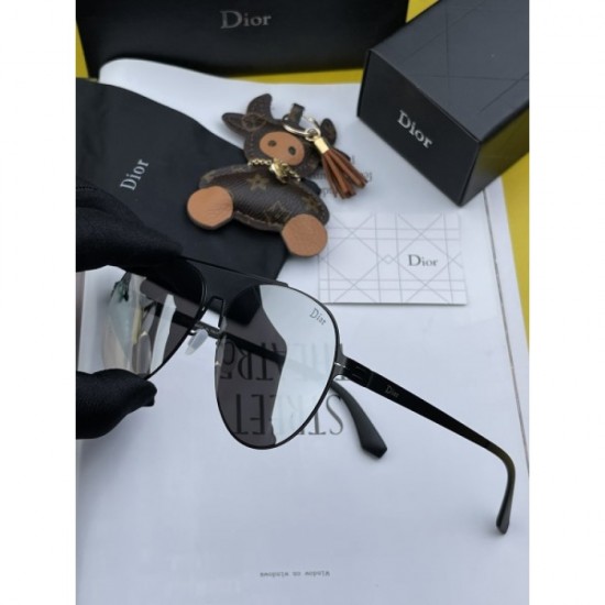 DIOR Dior sunglasses multicolor selectable Perfect for summer outfits DIOR Dior sunglasses multicolor selectable Perfect for summer outfits