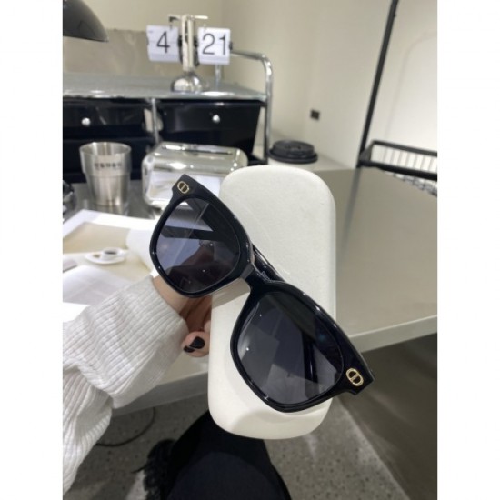DIOR Dior sunglasses multicolor selectable first come, first served only DIOR Dior sunglasses multicolor selectable first come, first served only