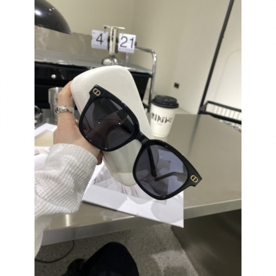 DIOR Dior sunglasses multicolor selectable first come, first served only DIOR Dior sunglasses multicolor selectable first come, first served only