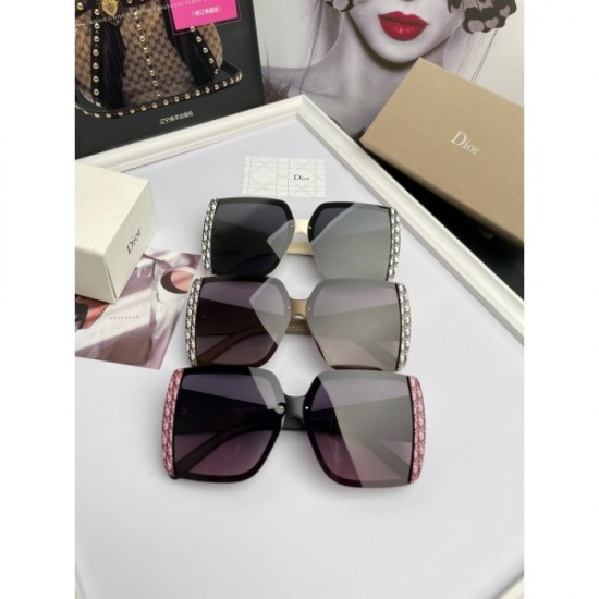 DIOR Dior sunglasses multicolor selectable New item Suddenly price cut! DIOR Dior sunglasses multicolor selectable New item Suddenly price cut!
