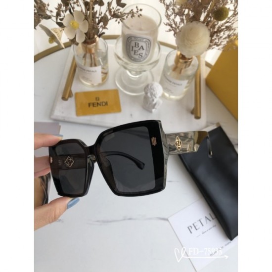 Two colors of sunglasses can be selected 2022SS Cute atmosphere FENDI FENDI Two colors of sunglasses can be selected 2022SS Cute atmosphere FENDI FENDI