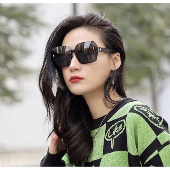 Two colors of sunglasses can be selected 2022SS Elegant style FENDI FENDI Two colors of sunglasses can be selected 2022SS Elegant style FENDI FENDI