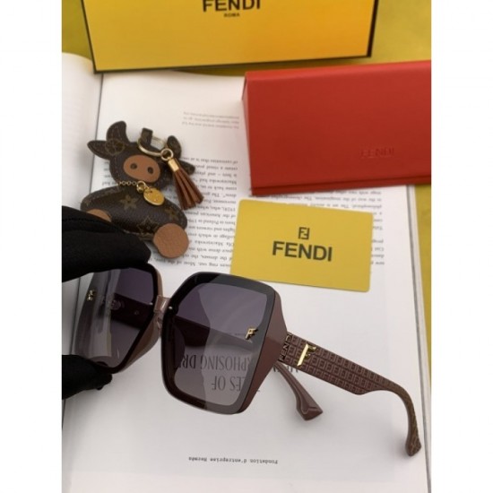 Two colors of sunglasses can be selected 2022SS Elegant style FENDI FENDI Two colors of sunglasses can be selected 2022SS Elegant style FENDI FENDI