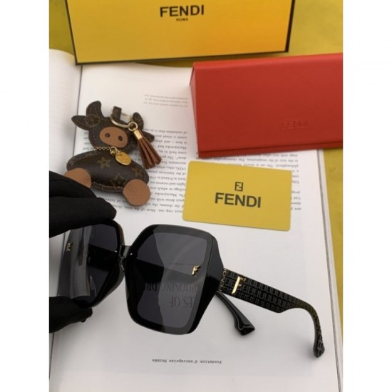Two colors of sunglasses can be selected 2022SS Elegant style FENDI FENDI Two colors of sunglasses can be selected 2022SS Elegant style FENDI FENDI