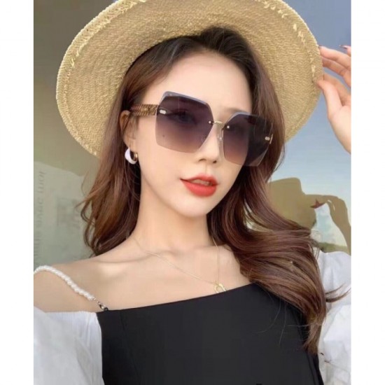 Sunglasses multicolor selectable 2022SS One of your favorites FENDI FENDI Sunglasses multicolor selectable 2022SS One of your favorites FENDI FENDI