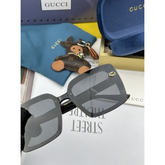 Two colors of sunglasses can be selected 2022SS Finished with a unique impression GUCCI Gucci Two colors of sunglasses can be selected 2022SS Finished with a unique impression GUCCI Gucci