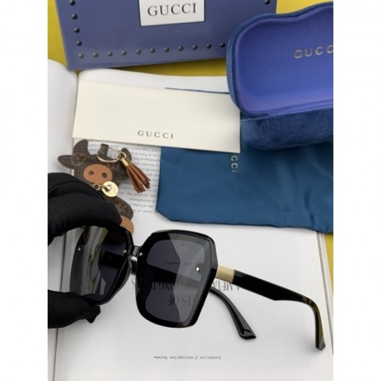Two colors of sunglasses can be selected 2022SS GUCCI Gucci finishes with a calm impression Two colors of sunglasses can be selected 2022SS GUCCI Gucci finishes with a calm impression