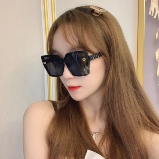 Two colors of sunglasses can be selected 2022SS GUCCI Gucci, an indispensable item for summer Two colors of sunglasses can be selected 2022SS GUCCI Gucci, an indispensable item for summer