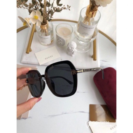 GUCCI Gucci sunglasses multicolor selectable New item at a sale price GUCCI Gucci sunglasses multicolor selectable New item at a sale price