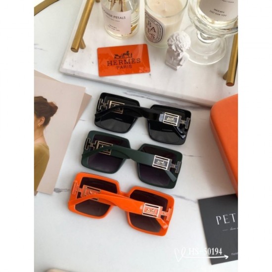 Sunglasses Multicolor selectable 2022SS Items that bring out the texture HERMES Hermes Sunglasses Multicolor selectable 2022SS Items that bring out the texture HERMES Hermes