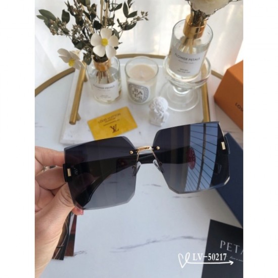 Sunglasses multicolor selectable 2022SS color rich LOUIS VUITTON Louis Vuitton Sunglasses multicolor selectable 2022SS color rich LOUIS VUITTON Louis Vuitton