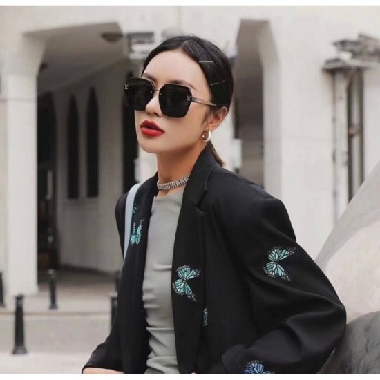 Sunglasses multicolor selectable 2022SS Keep an eye on LOUIS VUITTON Louis Vuitton Sunglasses multicolor selectable 2022SS Keep an eye on LOUIS VUITTON Louis Vuitton