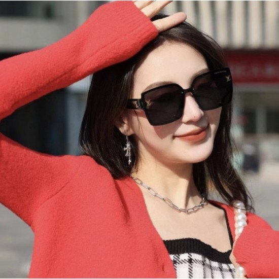 Sunglasses multicolor selectable 2022SS classic design LOUIS VUITTON Louis Vuitton Sunglasses multicolor selectable 2022SS classic design LOUIS VUITTON Louis Vuitton