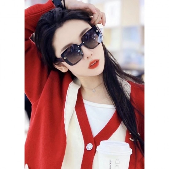 Sunglasses multicolor selectable 2022SS Trend products LOUIS VUITTON Louis Vuitton Sunglasses multicolor selectable 2022SS Trend products LOUIS VUITTON Louis Vuitton