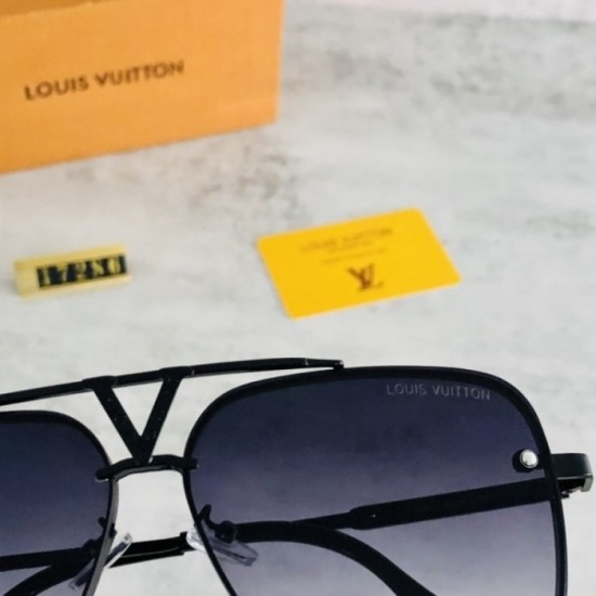 Sunglasses multicolor selectable 2022SS New addition LOUIS VUITTON Louis Vuitton Sunglasses multicolor selectable 2022SS New addition LOUIS VUITTON Louis Vuitton