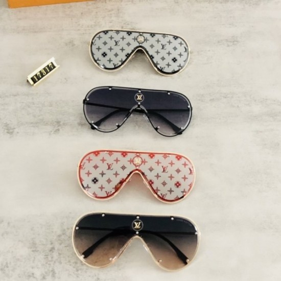 Sunglasses multicolor selectable 2022SS Outstanding freshness LOUIS VUITTON Louis Vuitton Sunglasses multicolor selectable 2022SS Outstanding freshness LOUIS VUITTON Louis Vuitton
