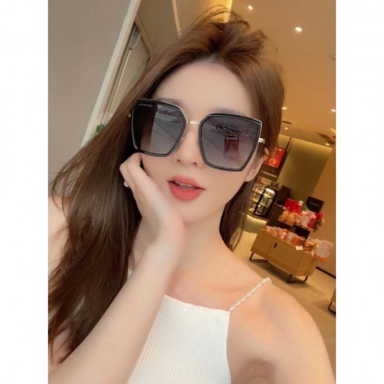 Sunglasses multicolor selectable 2022SS classic item LOUIS VUITTON Louis Vuitton Sunglasses multicolor selectable 2022SS classic item LOUIS VUITTON Louis Vuitton