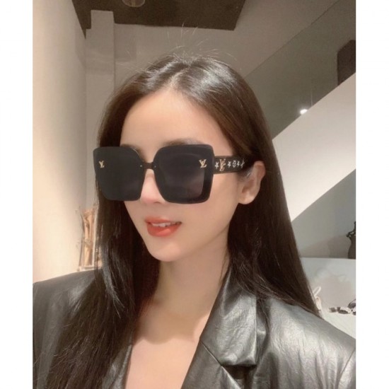 Sunglasses multicolor selectable 2022SS Summer limited LOUIS VUITTON Louis Vuitton Sunglasses multicolor selectable 2022SS Summer limited LOUIS VUITTON Louis Vuitton