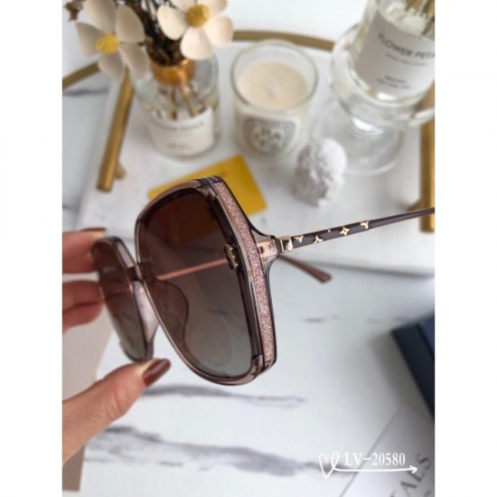 Two colors of sunglasses can be selected 2022SS LOUIS VUITTON Louis Vuitton that makes you feel better Two colors of sunglasses can be selected 2022SS LOUIS VUITTON Louis Vuitton that makes you feel better