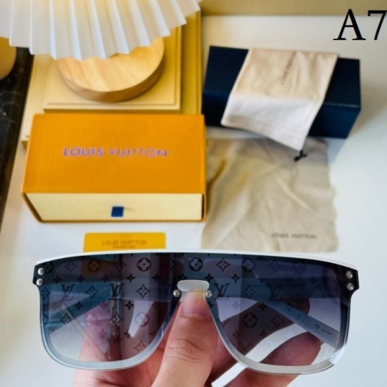 Sunglasses multicolor selectable 2022SS LOUIS VUITTON Louis Vuitton Sunglasses multicolor selectable 2022SS LOUIS VUITTON Louis Vuitton