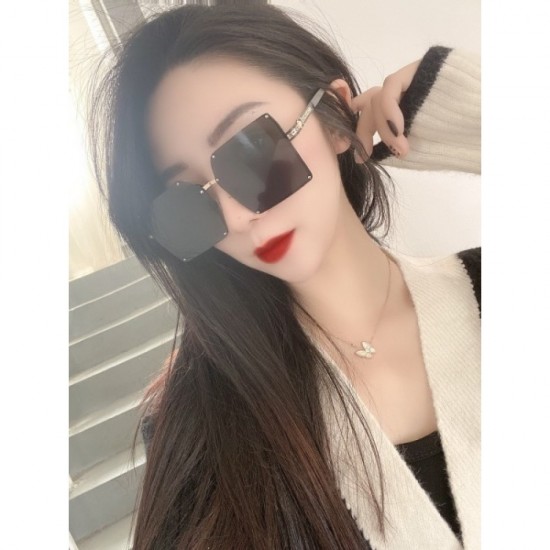Two colors of sunglasses can be selected 2022SS Casual LOUIS VUITTON Louis Vuitton Two colors of sunglasses can be selected 2022SS Casual LOUIS VUITTON Louis Vuitton