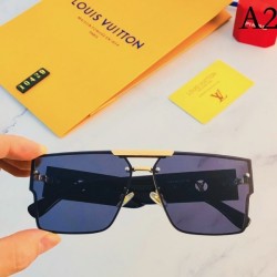 LOUIS VUITTON Sunglasses Multicolor selectable Soft to the touch