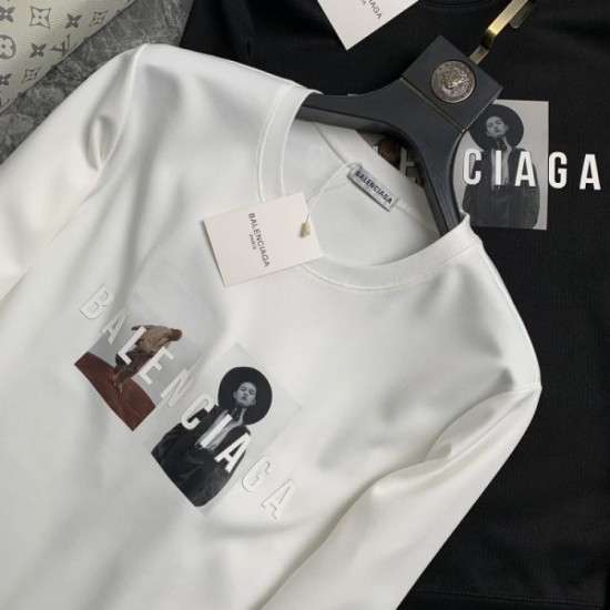 BALENCIAGA Pullover 2023FW Stylish impression BALENCIAGA Pullover 2023FW Stylish impression