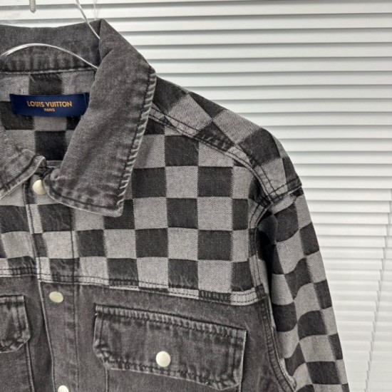 LOUIS VUITTON Louis Vuitton denim coat 2023FW coming soon to Japan LOUIS VUITTON Louis Vuitton denim coat 2023FW coming soon to Japan
