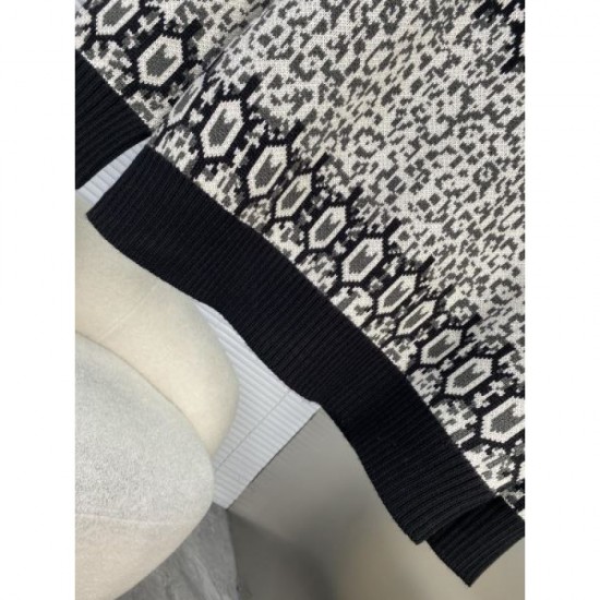VALENTINO Sweater 2023FW Very popular overseas VALENTINO Sweater 2023FW Very popular overseas