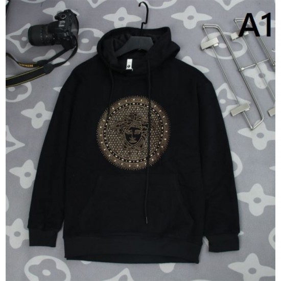 VERSACE Versace Parka 2023FW Magazine Published in Japan VERSACE Versace Parka 2023FW Magazine Published in Japan
