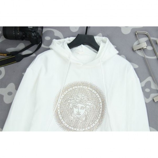 VERSACE Versace Parka 2023FW Magazine Published in Japan VERSACE Versace Parka 2023FW Magazine Published in Japan