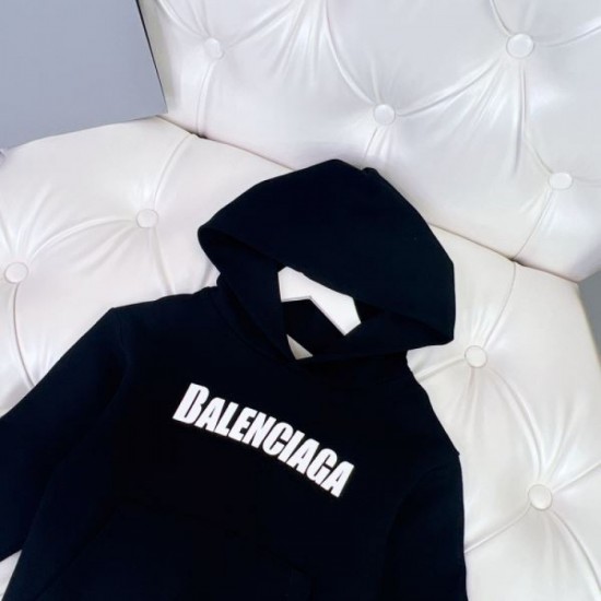 2023FW BALENCIAGA top and bottom set to watch this fall/winter 2023FW BALENCIAGA top and bottom set to watch this fall/winter