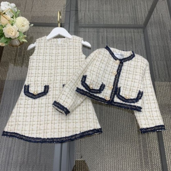 2023FW New CHANEL 2-piece set that has been featured in many magazines 2023FW New CHANEL 2-piece set that has been featured in many magazines