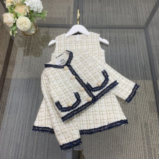 2023FW New CHANEL 2-piece set that has been featured in many magazines 2023FW New CHANEL 2-piece set that has been featured in many magazines
