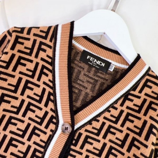 2023FW Popular styles that sold this year FENDI Knit Cardigan 2023FW Popular styles that sold this year FENDI Knit Cardigan
