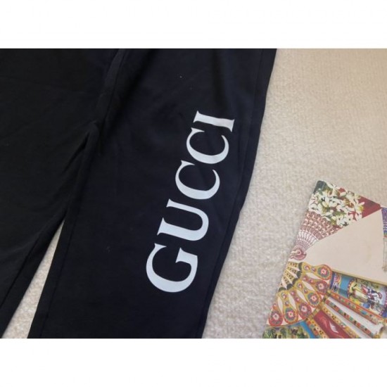 2023FW Celebrities are obsessed with the brand's new GUCCI top and bottom set 2023FW Celebrities are obsessed with the brand's new GUCCI top and bottom set