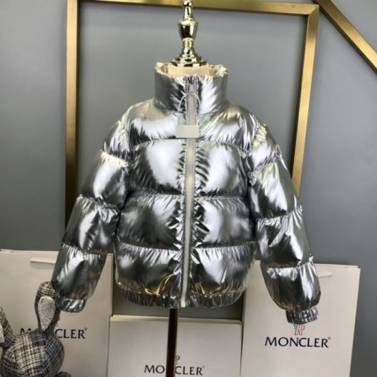 2023FW MONCLER Down jacket with charm 2023FW MONCLER Down jacket with charm