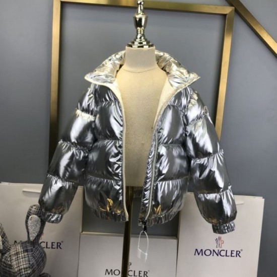 2023FW MONCLER Down jacket with charm 2023FW MONCLER Down jacket with charm