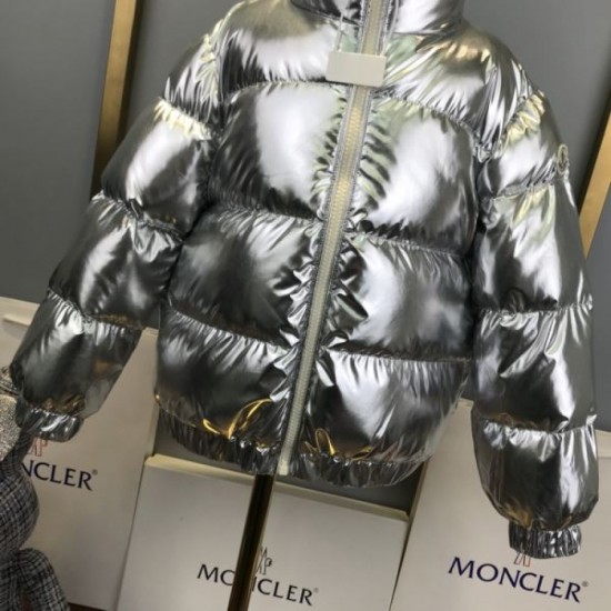 2023FW MONCLER Down jacket with charm 2023FW MONCLER Down jacket with charm
