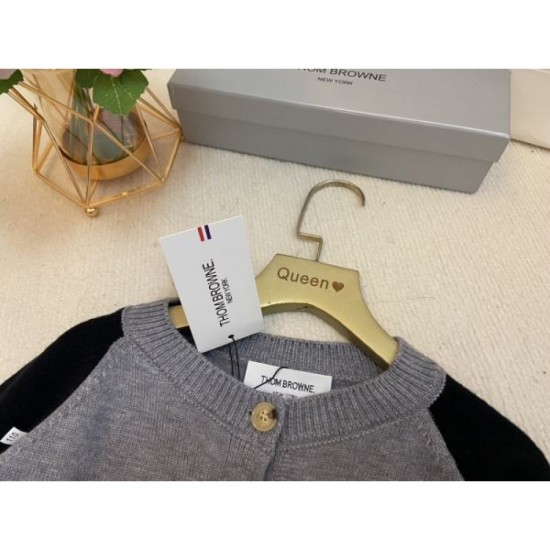 2023FW hugely popular THOM BROWNE cardigan 2023FW hugely popular THOM BROWNE cardigan