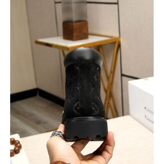 LOUIS VUITTON Louis Vuitton hottest item in winter 2023FW boots LOUIS VUITTON Louis Vuitton hottest item in winter 2023FW boots
